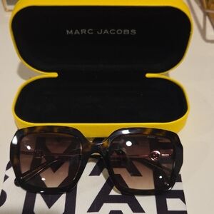 Marc Jacobs Tortoise Sunglasses with  Case And Cloth, NWOT